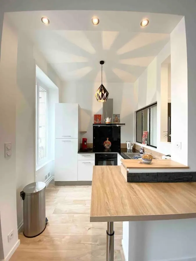 Le Deco - Confort - Wifi - Luminosite - Entre Gare Et Centre Quimper Apartment