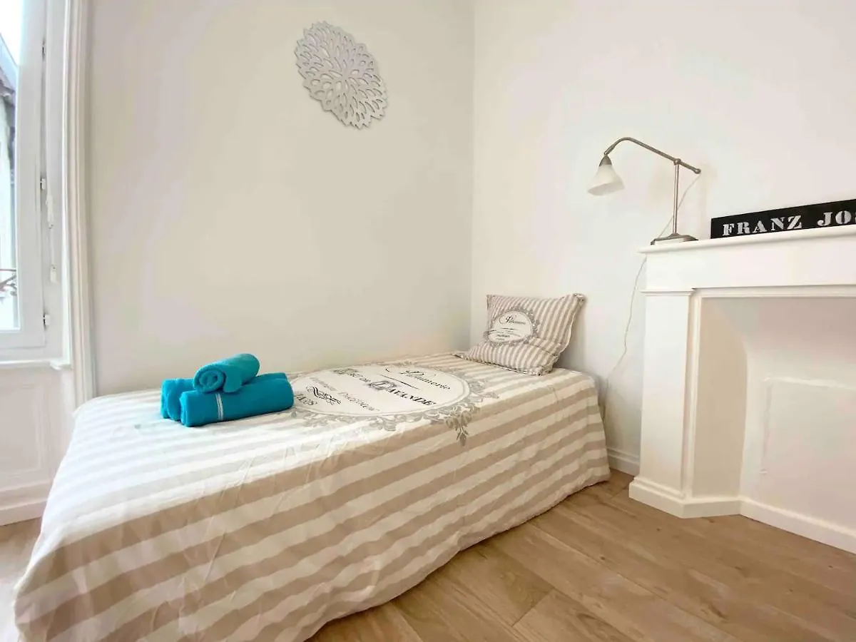 Le Deco - Confort - Wifi - Luminosite - Entre Gare Et Centre Quimper 0*,  France